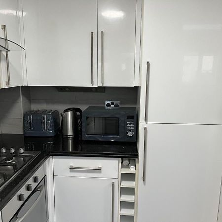 Three Bedroom House In Tooting By Star Apartments Londen Buitenkant foto