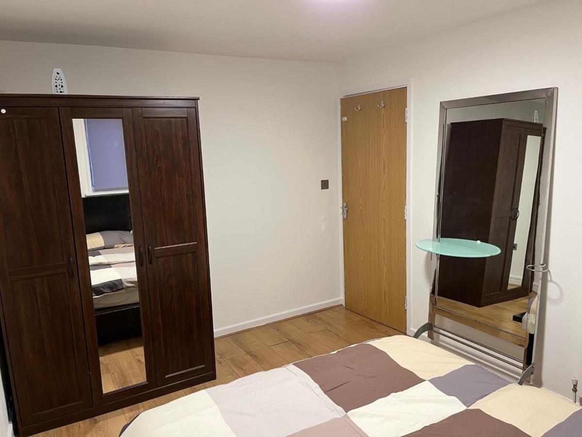 Three Bedroom House In Tooting By Star Apartments Londen Buitenkant foto