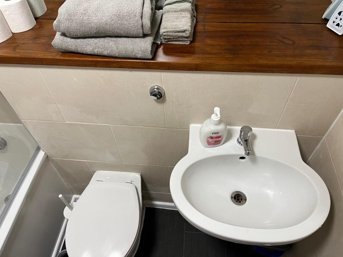 Three Bedroom House In Tooting By Star Apartments Londen Buitenkant foto