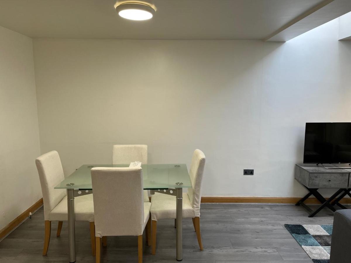 Three Bedroom House In Tooting By Star Apartments Londen Buitenkant foto