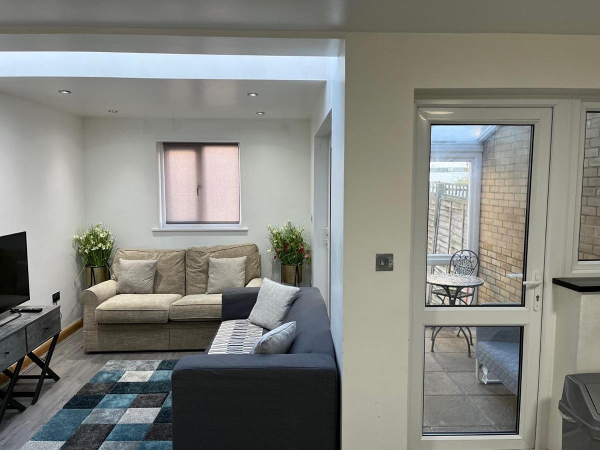 Three Bedroom House In Tooting By Star Apartments Londen Buitenkant foto